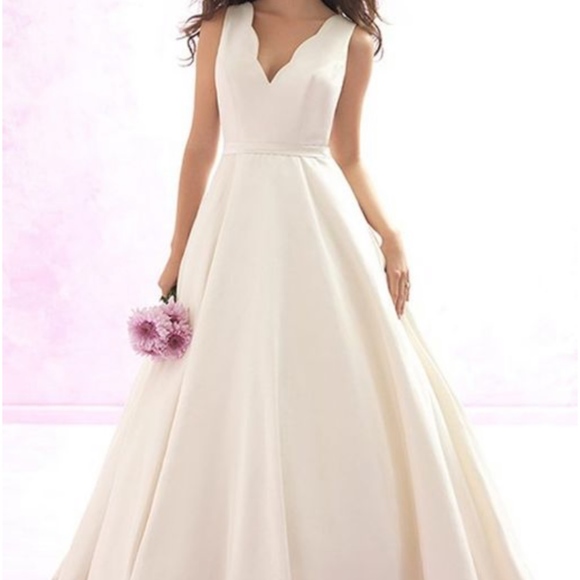 Madison James Dresses & Skirts - Madison James Wedding Gown MJ106 Madison James Dresses & Skirts - Madison James Wedding Gown MJ106